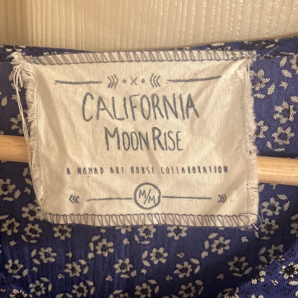 California Moon Rise Blue Floral Peasant Dress Size M - Picture 2 of 16